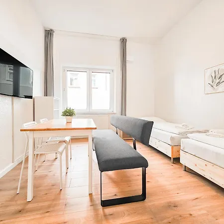 Tolstov - 2 Mit Terrasse - 25 Min Messe Dus