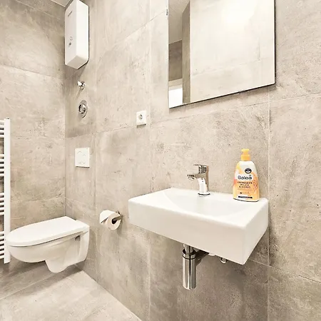 Raj Living - 2 Mit Terrasse - 25 Min Messe Dus